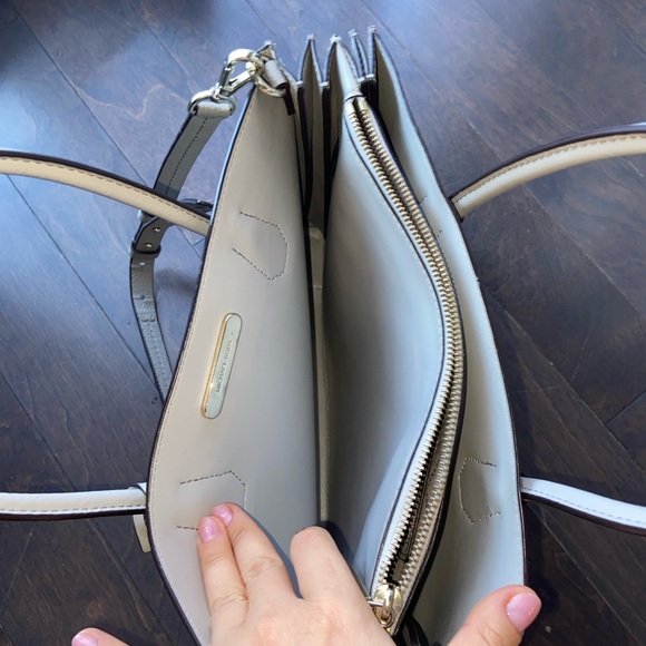 Michael Kors Mercer Medium Organ Tote Bag - Picture 6 of 9